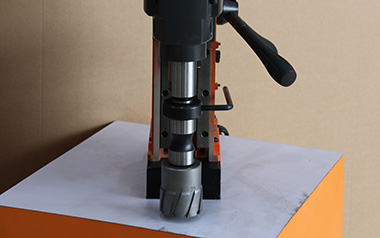 磁力鉆不能盲打，如何對(duì)超厚鋼板作業(yè)