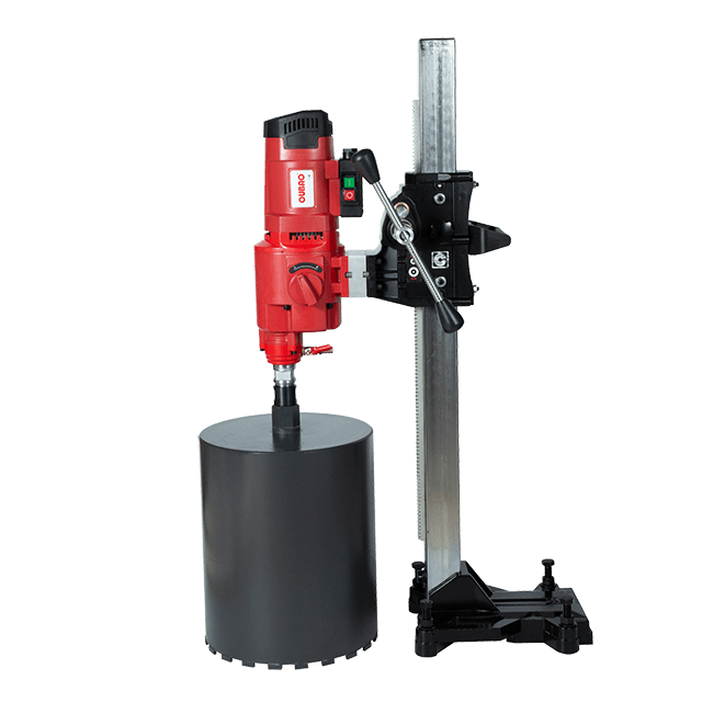 在水電安裝場景下，金剛石鉆孔機的使用方式是什么？